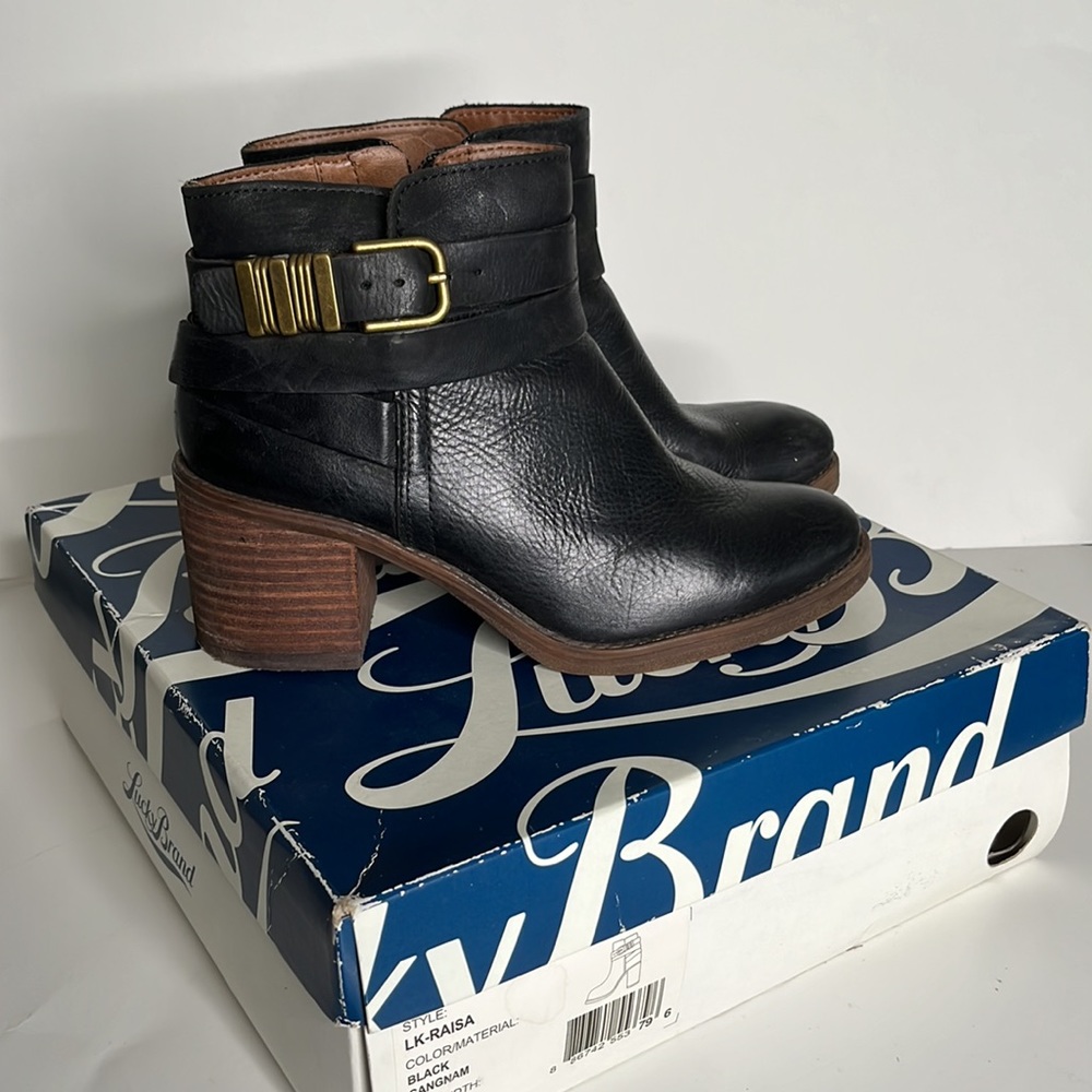 Lucky Brand Raisa Black Leather Ankle Boots Sz 7M with brass koi Buckle
